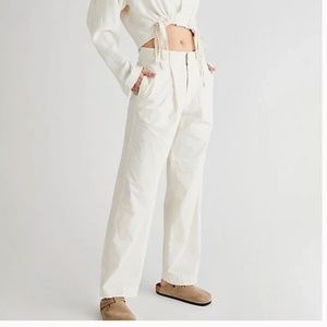 Free People Luca Barrel Pant - Ivory.  Size 4- NWT